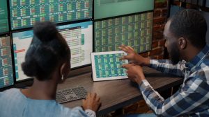 De‑Risking Vehicles and Transaction Structuring